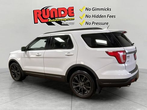 Used 2019 Ford Explorer XLT w/ Equipment Group 202A image 3