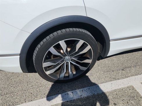Used 2019 Volkswagen Tiguan SEL Premium R-Line AWD/4WD image 4
