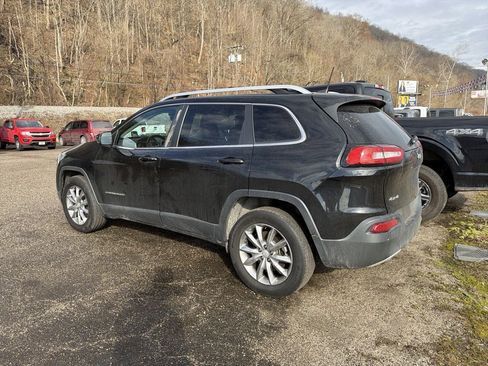 Used 2018 Jeep Cherokee Limited image 5