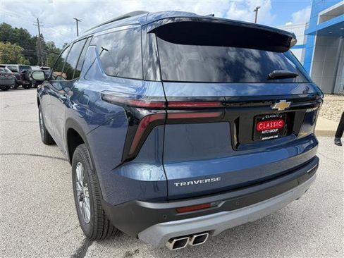 New 2026 Chevrolet Traverse LT w/ LPO, Floor Liner Package image 4