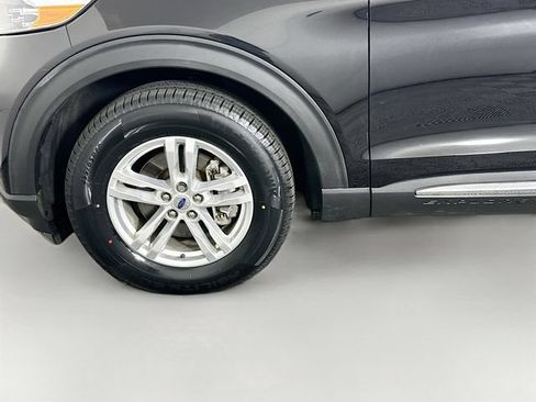 Used 2023 Ford Explorer XLT w/ Equipment Group 202A AWD/4WD image 35