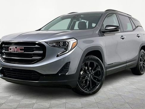 Used 2021 GMC Terrain SLE w/ Driver Convenience Package image 2