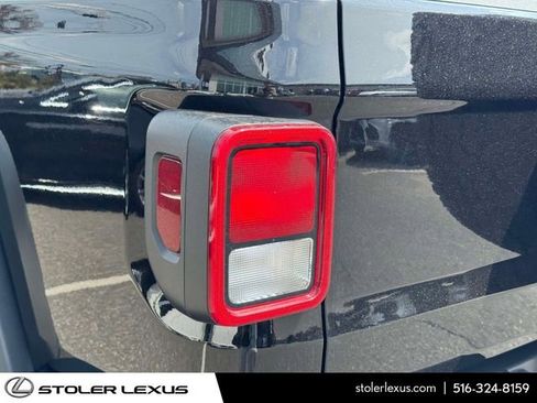 Used 2021 Jeep Gladiator Mojave AWD/4WD image 13