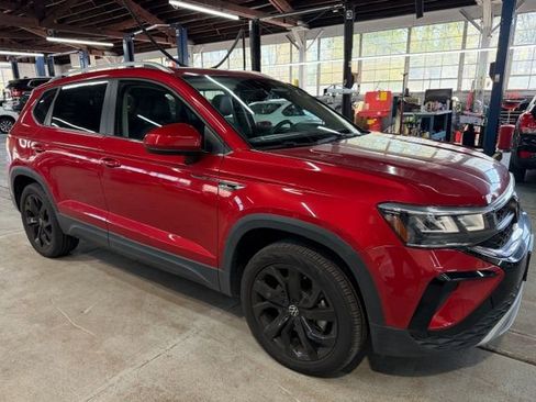Used 2022 Volkswagen Taos SE AWD/4WD image 5