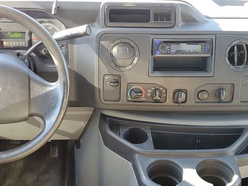 Used 2015 Ford E-350 and Econoline 350 Super Duty w/ Exterior Upgrade Package image 29
