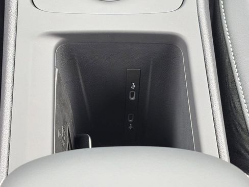 New 2026 Volkswagen Tiguan SE image 24