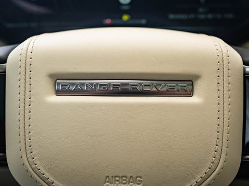 Used 2022 Land Rover Range Rover SE image 25