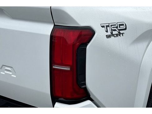 Used 2025 Toyota Tacoma TRD Sport w/ TRD Sport Upgrade Package AWD/4WD image 7