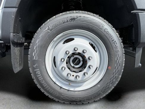 New 2026 Ford F550 4x4 Regular Cab Super Duty image 7