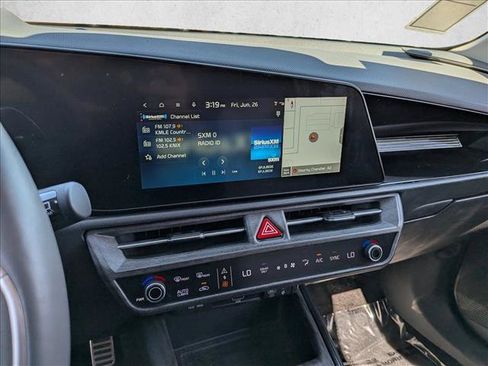 Used 2023 Kia Niro SX Touring FWD image 21
