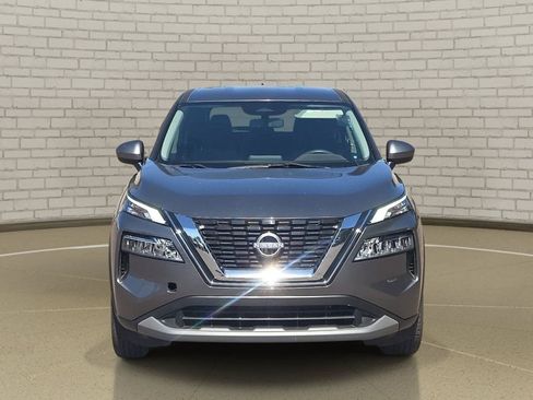 Used 2023 Nissan Rogue SV FWD image 2
