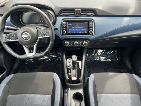Used 2025 Nissan Versa SV FWD image 10