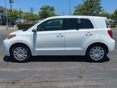 Used 2014 Scion xD FWD image 9