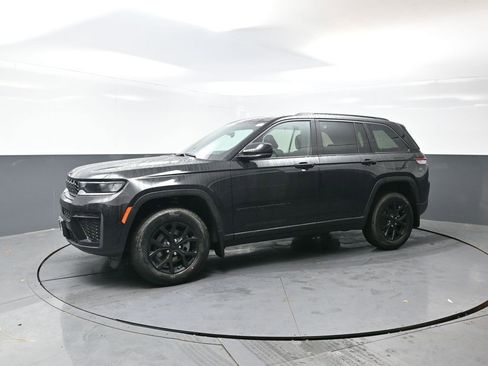 New 2026 Jeep Grand Cherokee Laredo AWD/4WD image 5