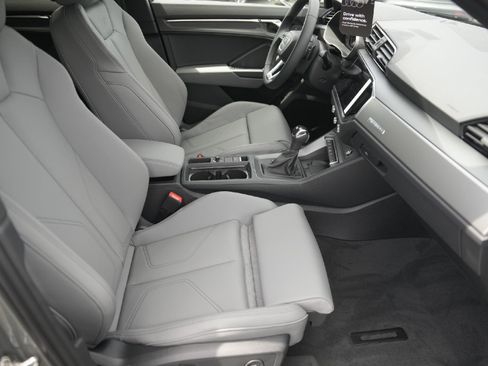New 2025 Audi Q3 2.0T Premium image 14