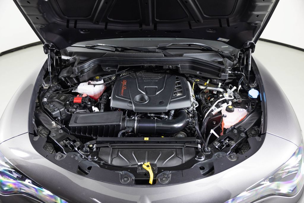 New 2026 Alfa Romeo Stelvio Sprint AWD/4WD image 8