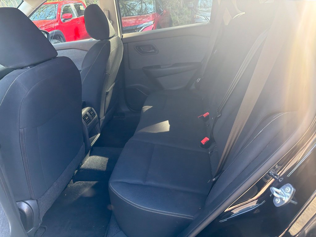 Used 2023 Nissan Rogue S AWD/4WD image 9