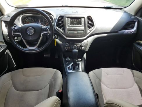 Used 2015 Jeep Cherokee Latitude AWD/4WD image 23