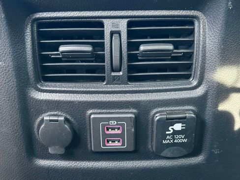 Used 2020 Nissan Titan SV w/ SV Convenience Package image 28