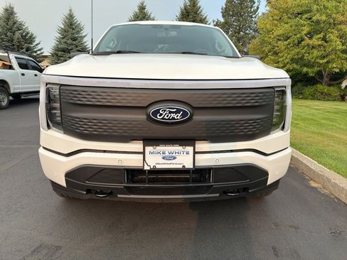 New 2025 Ford F150 Lightning Flash image 2