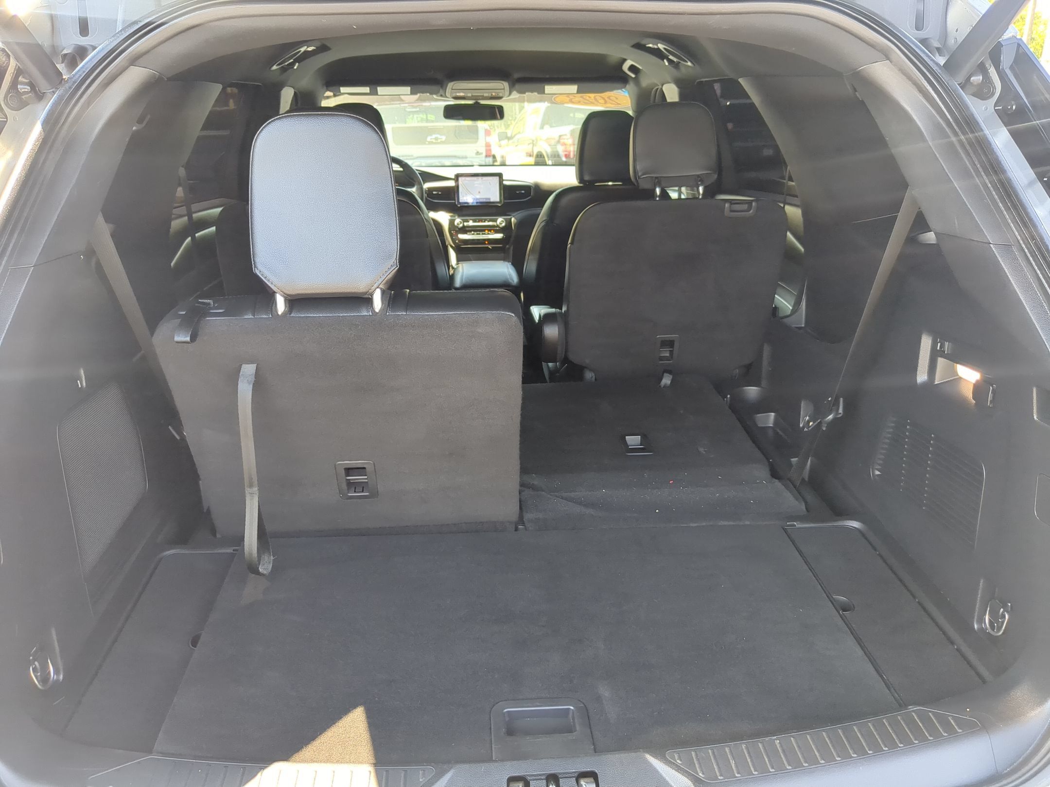 Used 2023 Ford Explorer ST-Line w/ Class IV Trailer Tow Package RWD image 26