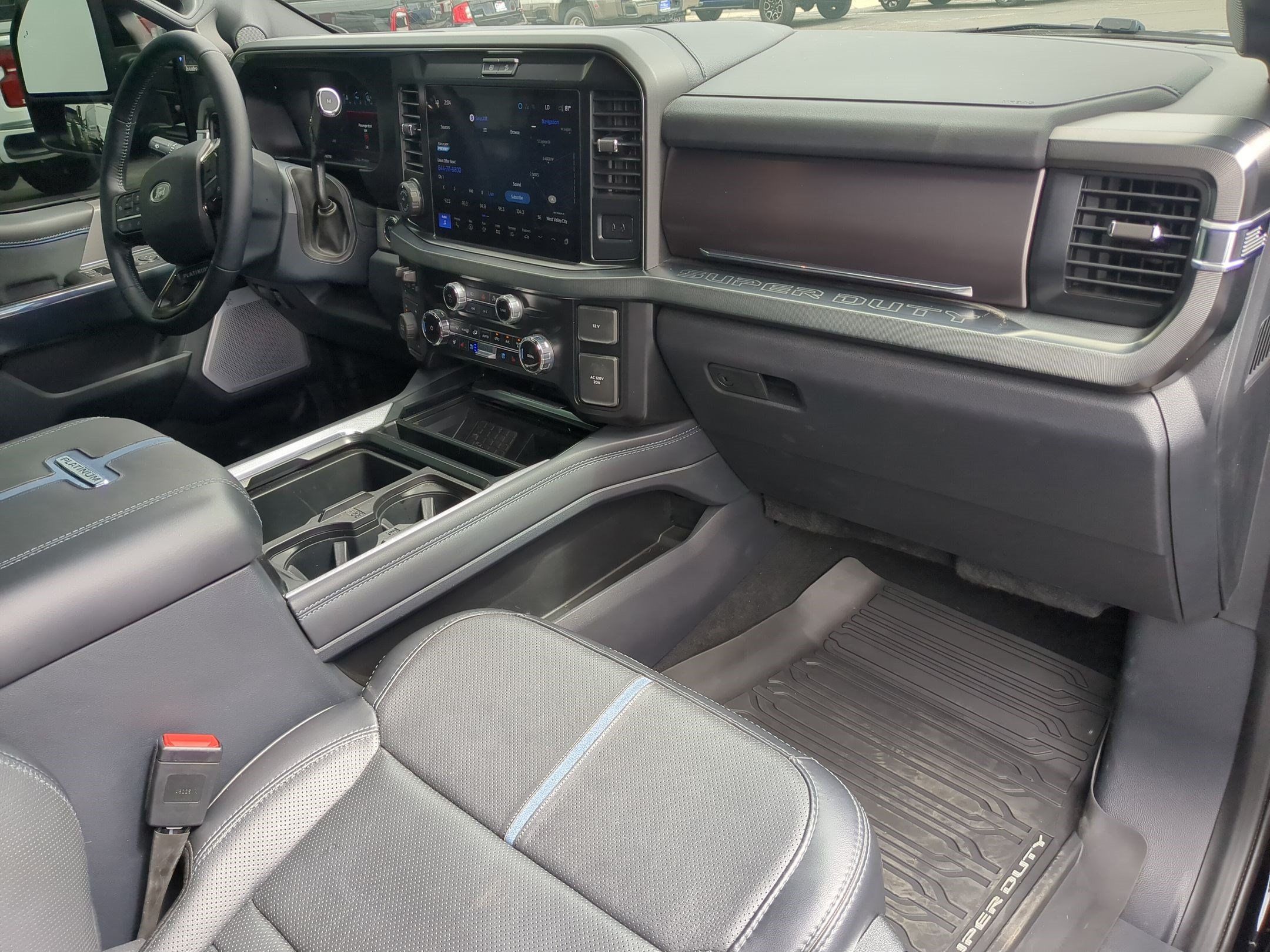 Used 2026 Ford F450 Platinum w/ FX4 Off-Road Package AWD/4WD image 33