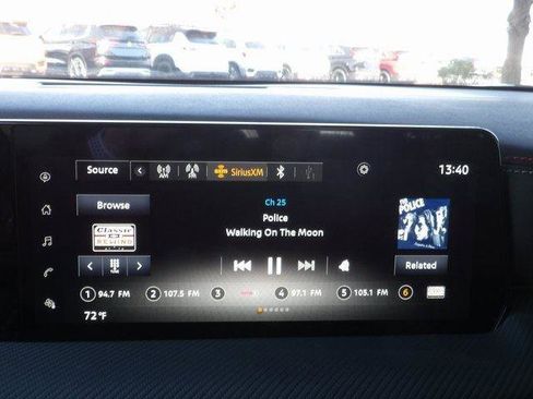 Certified 2025 Nissan Kicks SR image 31