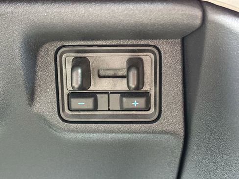 Used 2025 Ford Expedition Active image 34