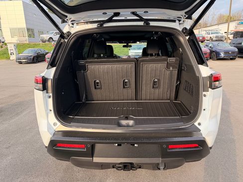 New 2026 Nissan Pathfinder Rock Creek AWD/4WD image 7