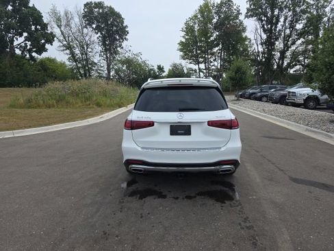 Used 2023 Mercedes-Benz GLS 450 4MATIC image 6