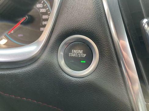 Used 2024 Chevrolet Traverse RS image 40