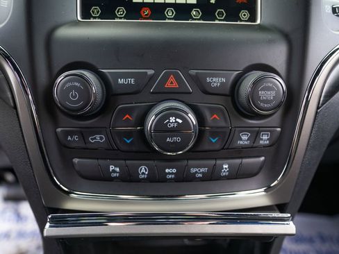 Used 2021 Jeep Grand Cherokee Laredo image 20