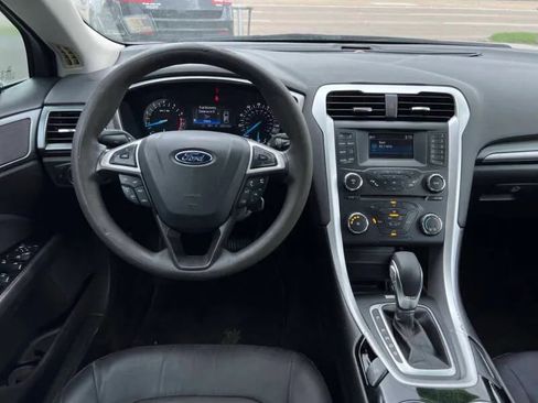 Used 2014 Ford Fusion SE image 17