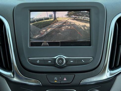 Used 2024 Chevrolet Equinox LS w/ Driver Confidence II Package FWD image 18