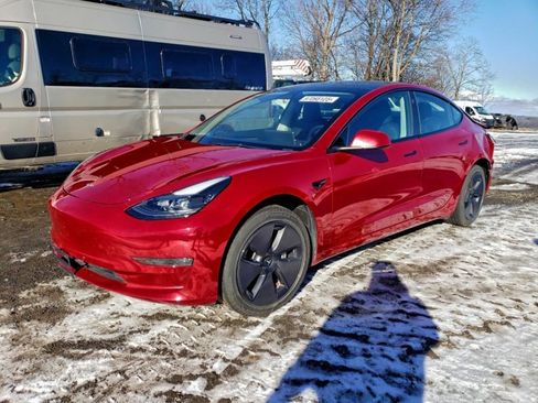 Used 2023 Tesla Model 3 Standard Range image 2
