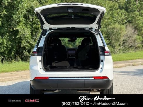 Used 2024 Jeep Grand Cherokee L Limited w/ Luxury Tech Group II AWD/4WD image 17