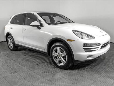 Used 2014 Porsche Cayenne Platinum Edition AWD/4WD image 9
