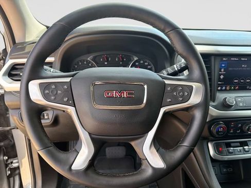 Used 2023 GMC Acadia SLT w/ Preferred Package FWD image 28