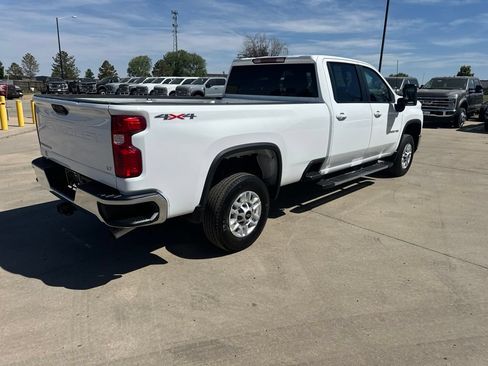Used 2024 Chevrolet Silverado 2500 LT AWD/4WD image 32