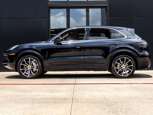 Used 2020 Porsche Cayenne S AWD/4WD image 2