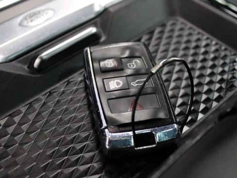 Used 2020 Land Rover Range Rover Evoque SE AWD/4WD image 12
