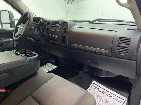 Used 2013 Chevrolet Silverado 2500 LT w/ Convenience Package image 16