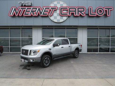 Used 2017 Nissan Titan PRO-4X image 1
