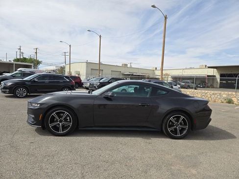 Used 2024 Ford Mustang Coupe RWD image 5