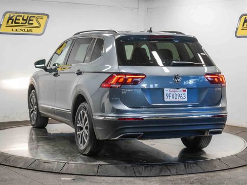 Used 2020 Volkswagen Tiguan SE image 2