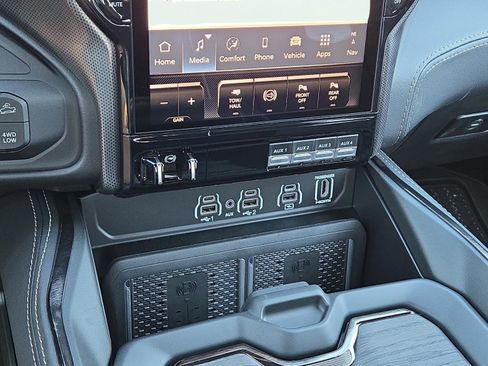 New 2026 RAM 2500 Limited image 25