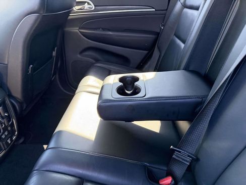 Used 2019 Jeep Grand Cherokee Limited image 20