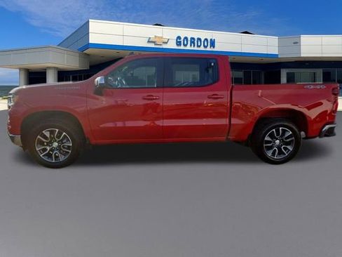 Used 2024 Chevrolet Silverado 1500 LT image 2