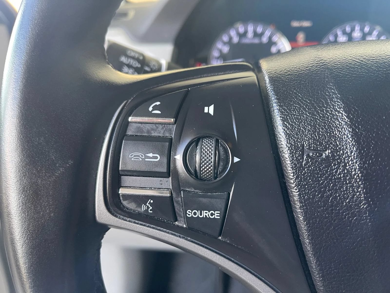 Used 2015 Acura RLX w/ Technology Package FWD image 31