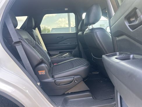 Used 2024 Nissan Pathfinder Rock Creek AWD/4WD image 16